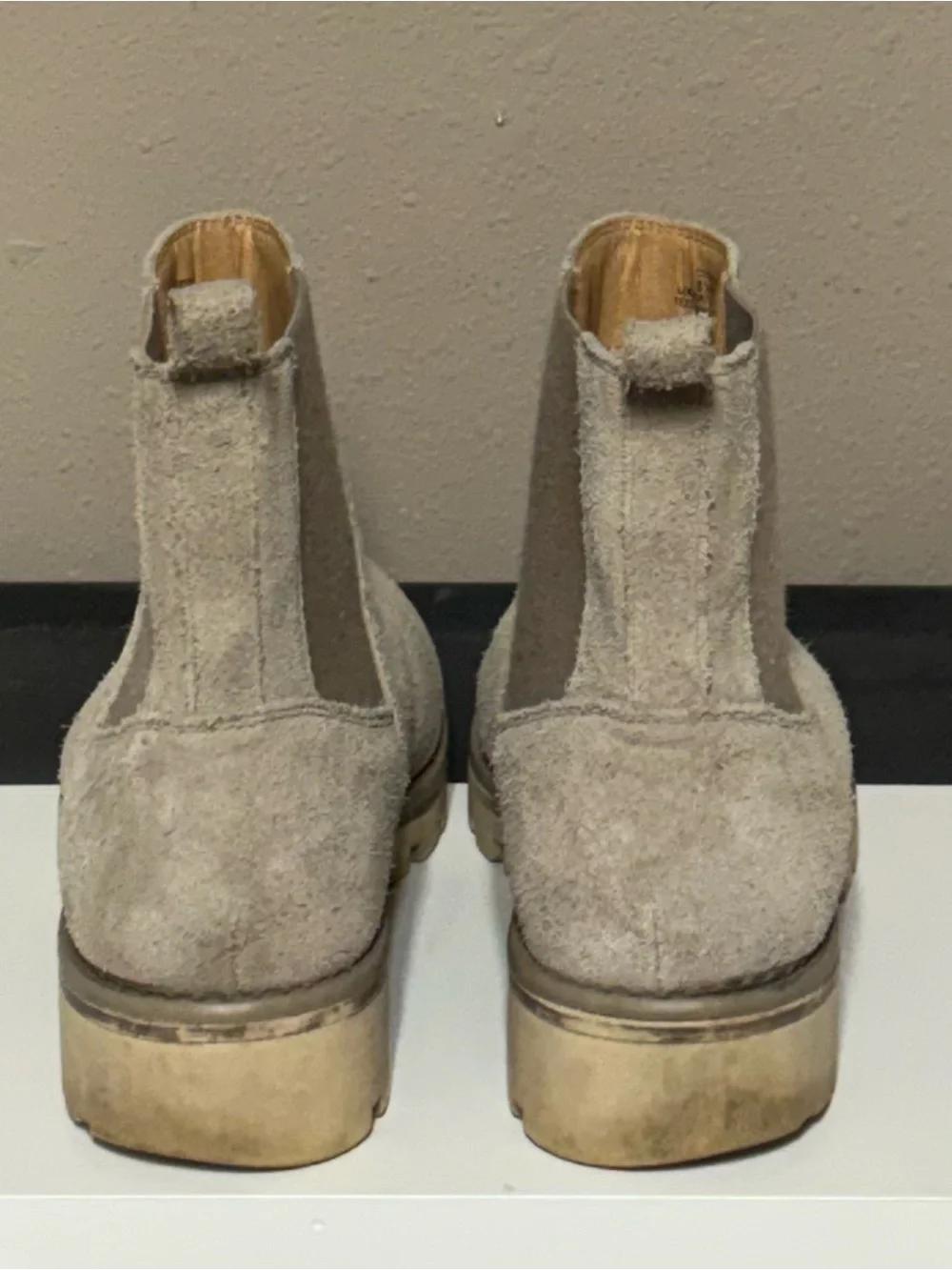 VINTAGE CROWN Suede Chelsea Boots